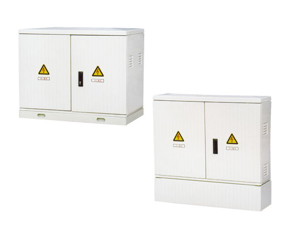 SMC電纜分支箱采用玻璃纖維增強(qiáng)聚酯材料，無(wú)電磁屏蔽非金屬材料，無(wú)電磁屏蔽作用，不反射、不阻斷微波的傳播，方便無(wú)線(xiàn)通信，可用于遠(yuǎn)程測(cè)量與監(jiān)控。絕緣、耐電弧、使用…